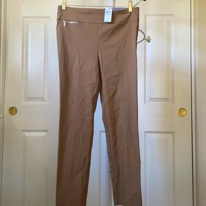 Set of 2 - Sz 6 Short Stretch Van Heusen Pants